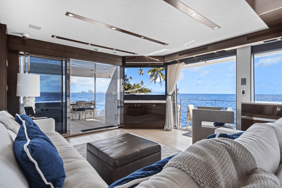 91ft Hatteras Yacht For Sale