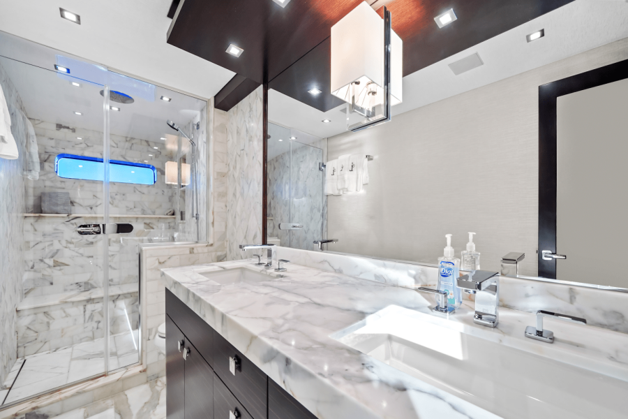 91ft Hatteras Yacht For Sale