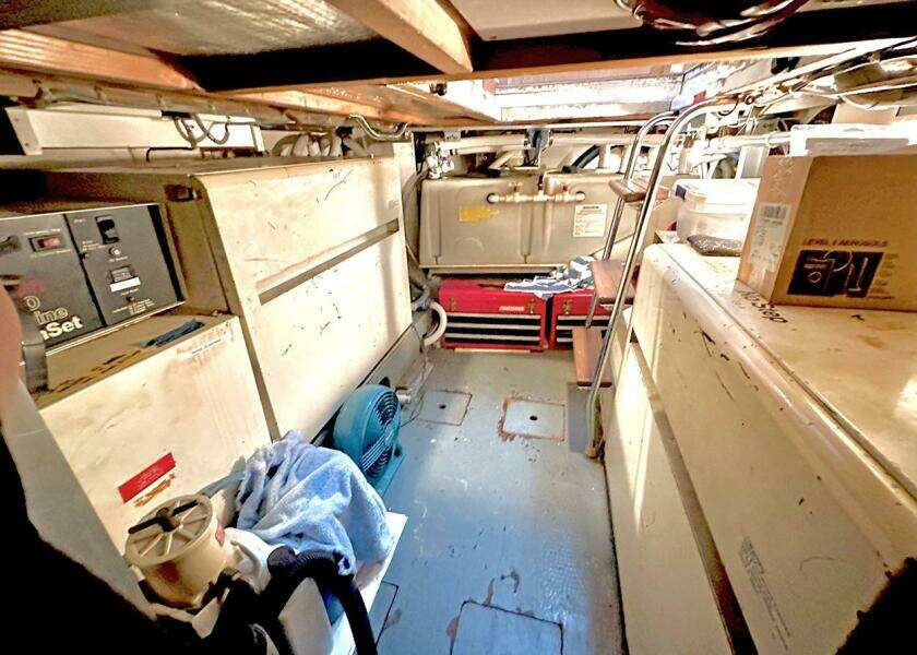 70ft Hatteras Yacht For Sale