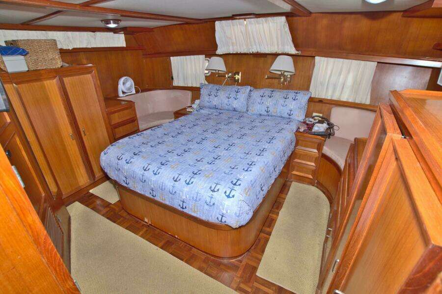 2 Wild Flings 42ft Jefferson Yacht For Sale