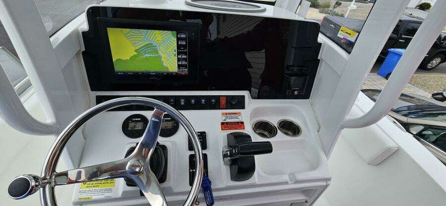 Ultra 235 SE 23ft Sea Hunt Yacht For Sale
