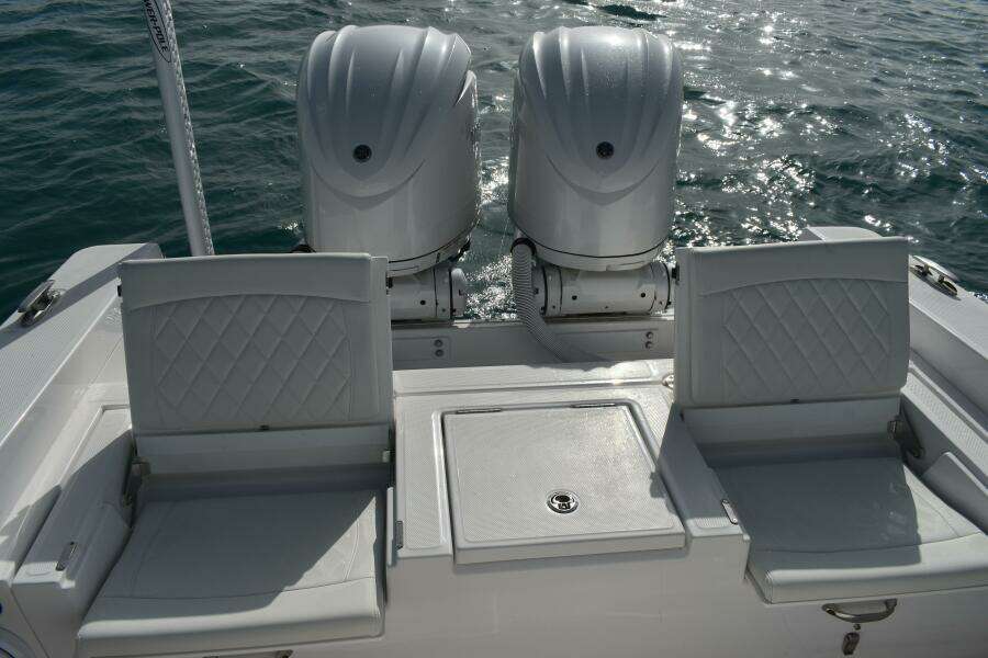 27ft Everglades Yacht For Sale