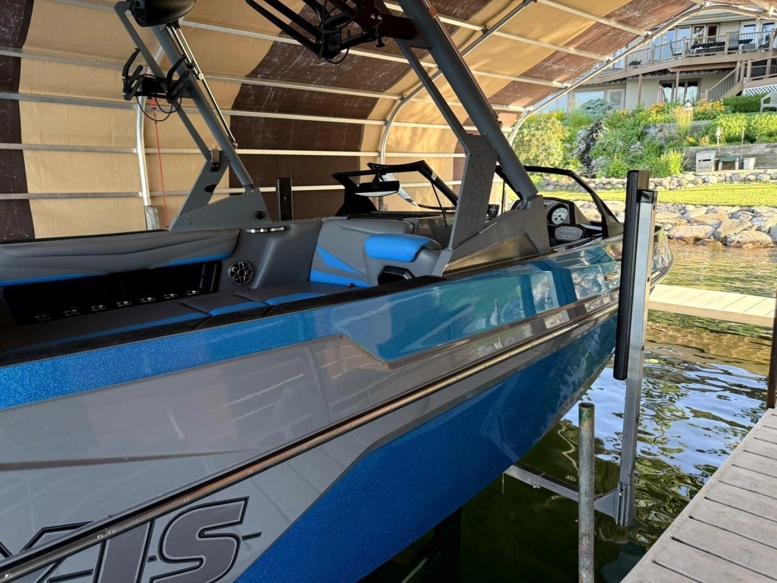 2020 Axis T23