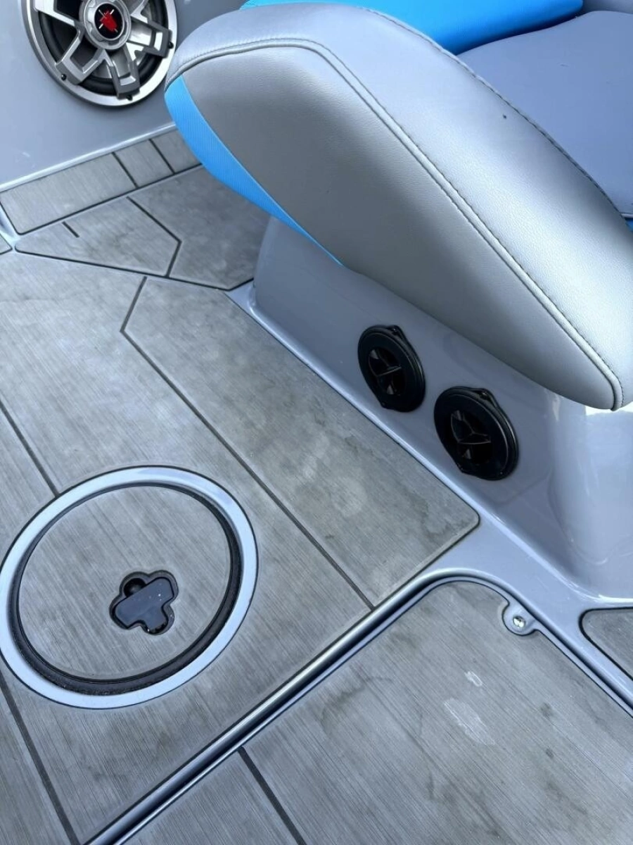 2020 Axis T23