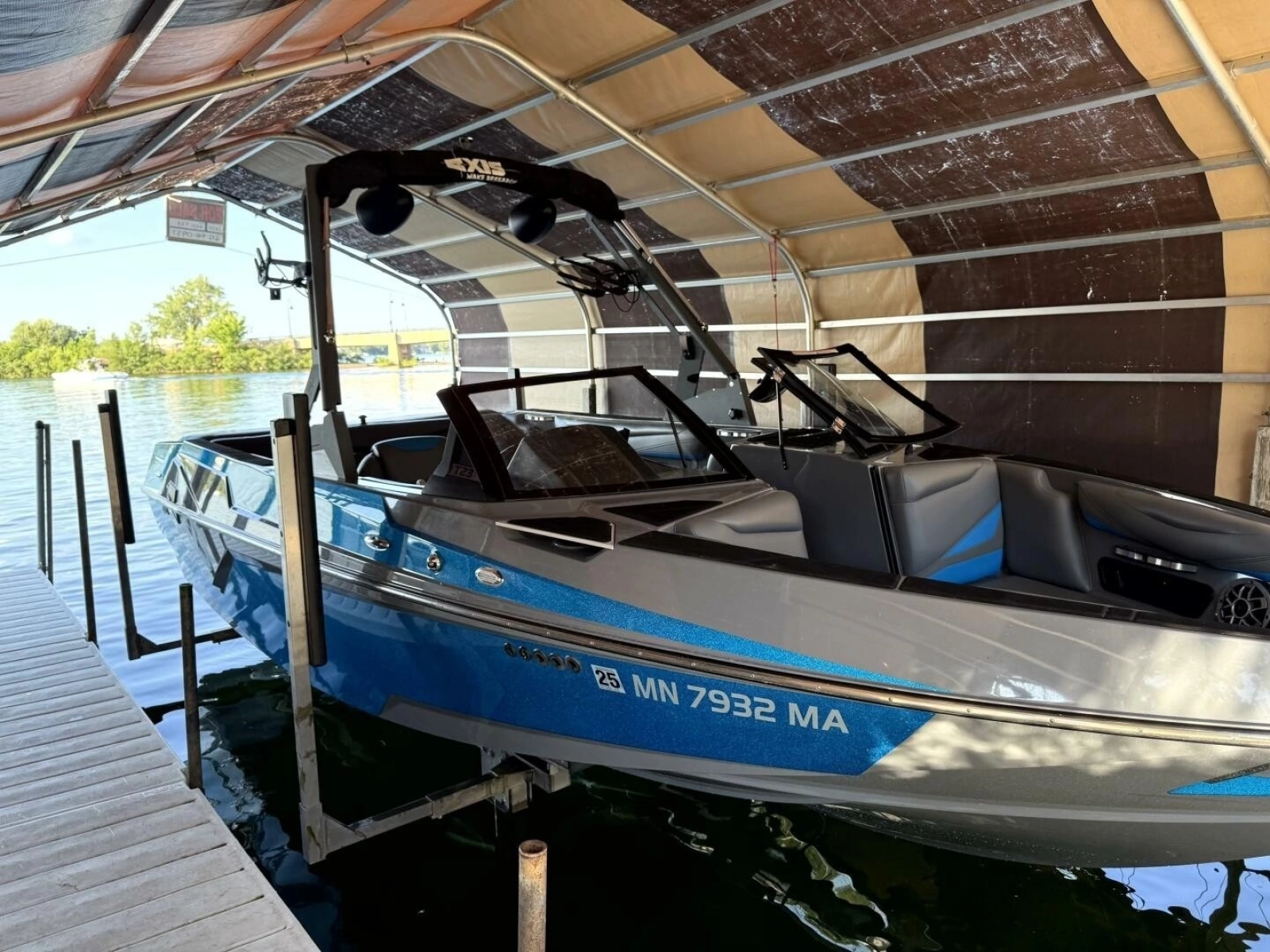 2020 Axis T23
