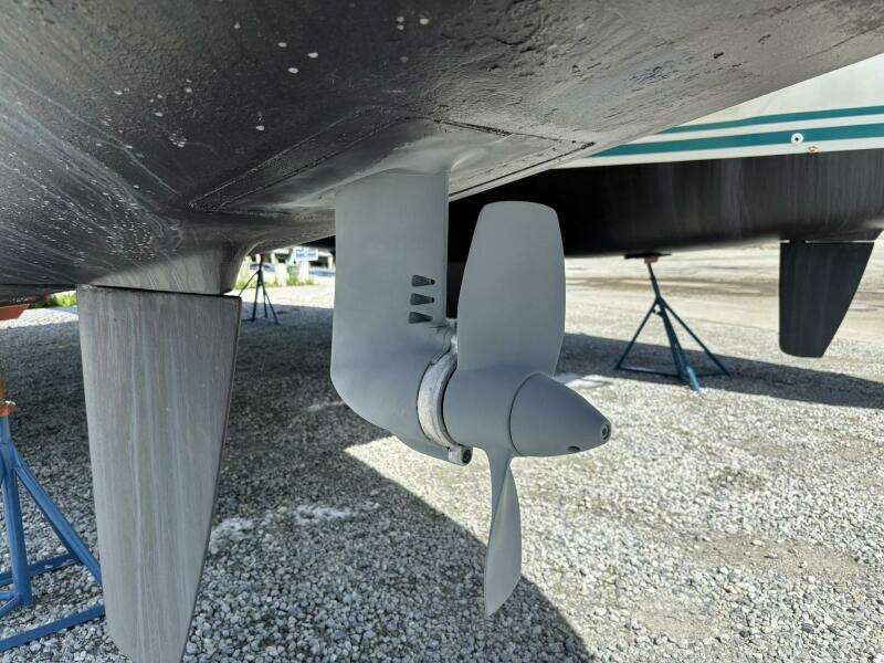 Wayward Sun 38ft Lagoon Yacht For Sale