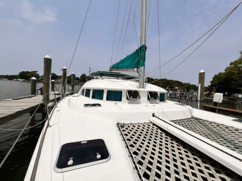 Wayward Sun 38ft Lagoon Yacht For Sale