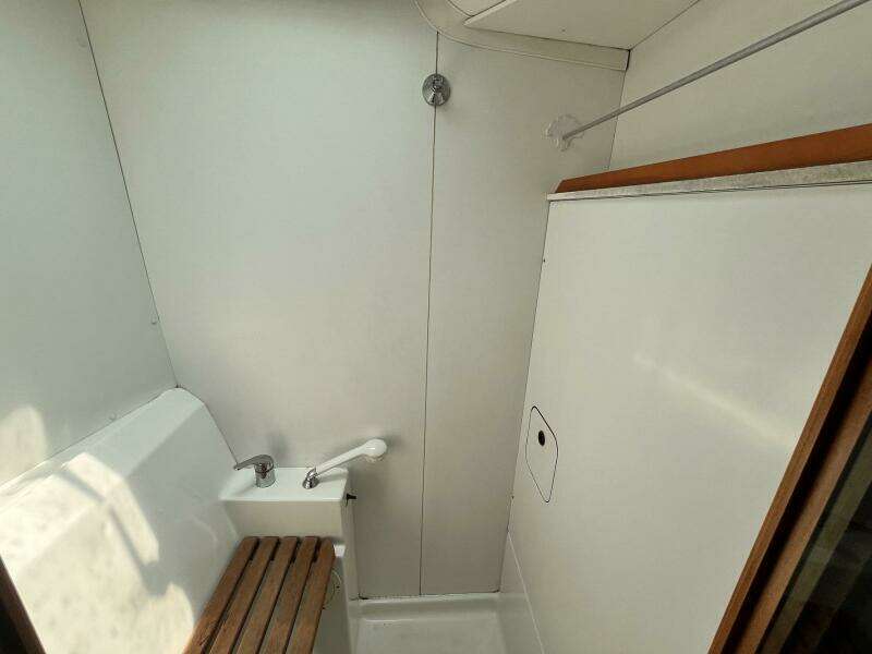 Wayward Sun 38ft Lagoon Yacht For Sale