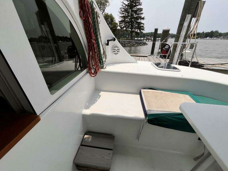 Wayward Sun 38ft Lagoon Yacht For Sale