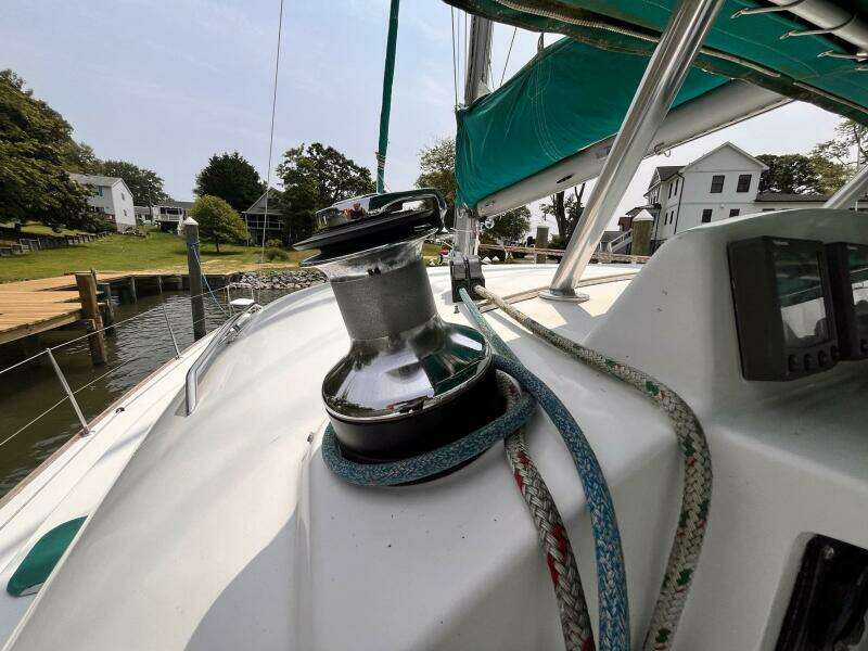 Wayward Sun 38ft Lagoon Yacht For Sale