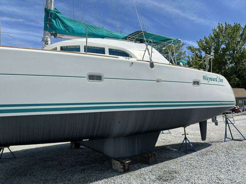 Wayward Sun 38ft Lagoon Yacht For Sale