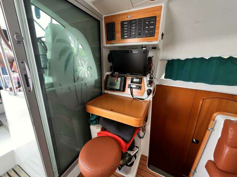 Wayward Sun 38ft Lagoon Yacht For Sale