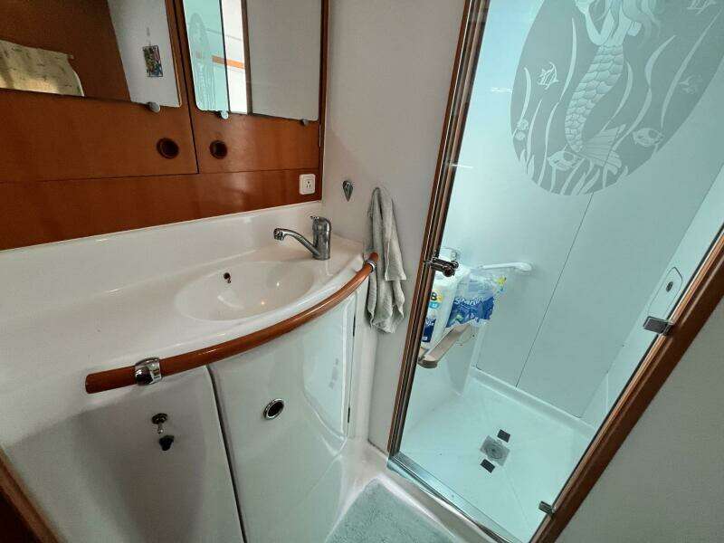 Wayward Sun 38ft Lagoon Yacht For Sale