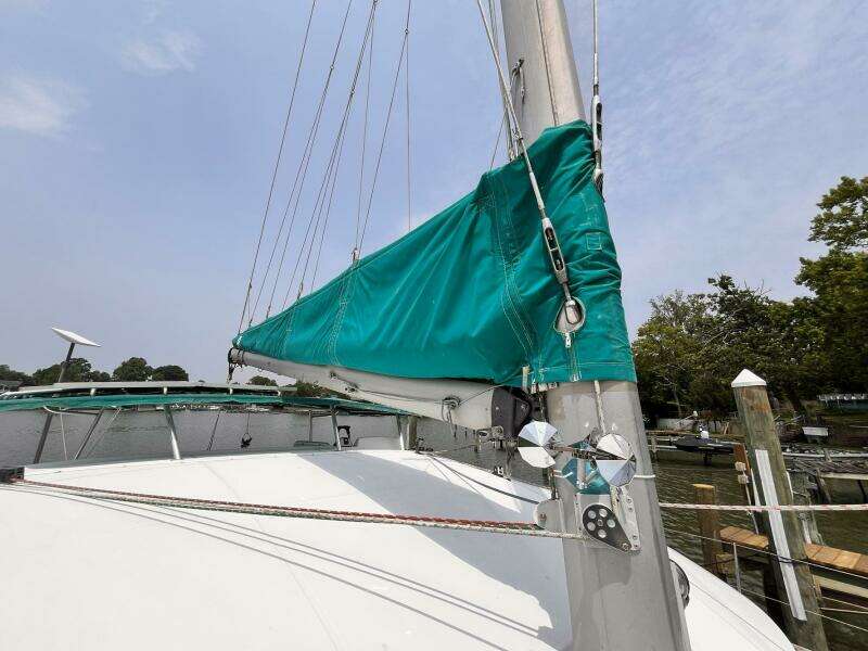 Wayward Sun 38ft Lagoon Yacht For Sale