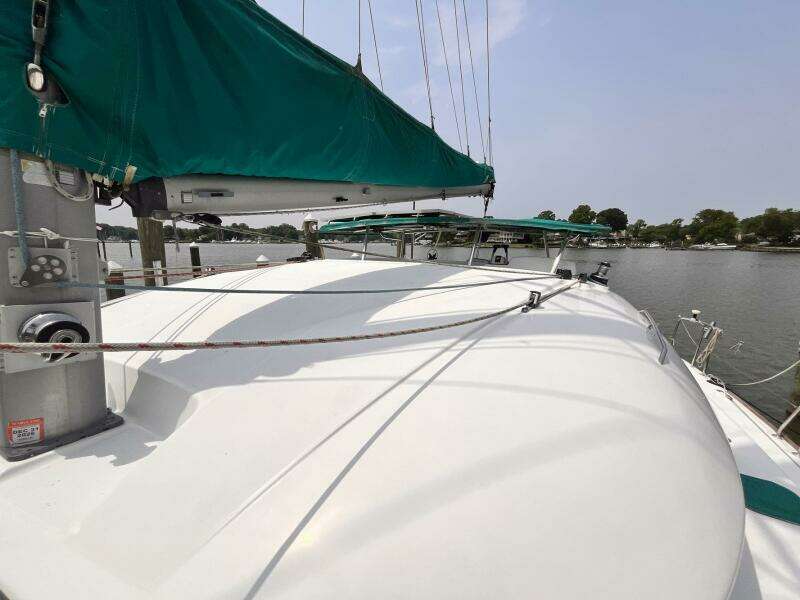 Wayward Sun 38ft Lagoon Yacht For Sale
