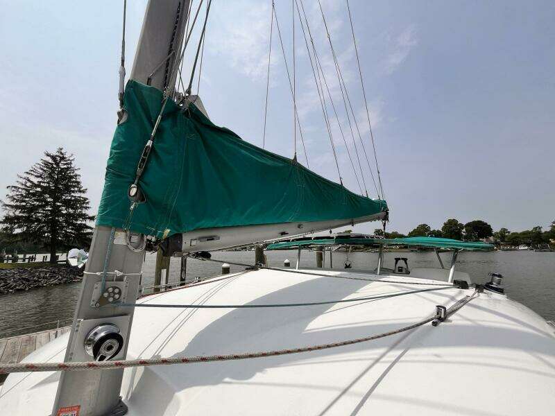 Wayward Sun 38ft Lagoon Yacht For Sale