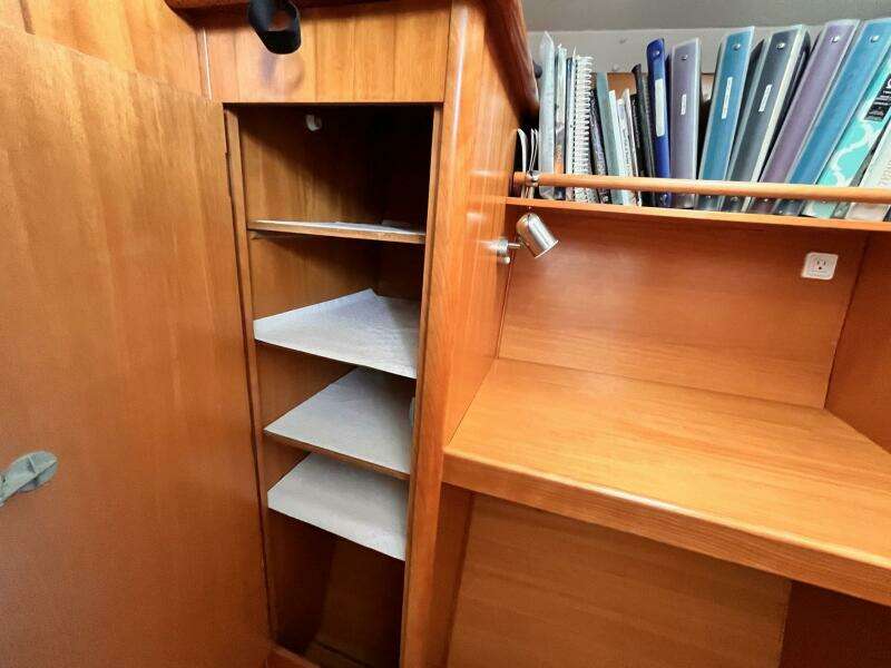 Wayward Sun 38ft Lagoon Yacht For Sale