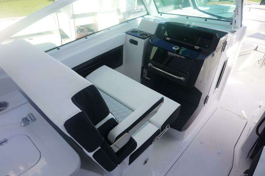 30ft Blackfin Yacht For Sale