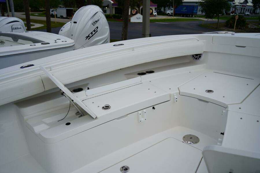 28ft Regulator Yacht For Sale