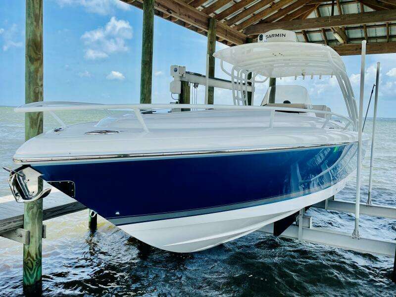 2023 Intrepid 327-I Valor- Lift Kept
