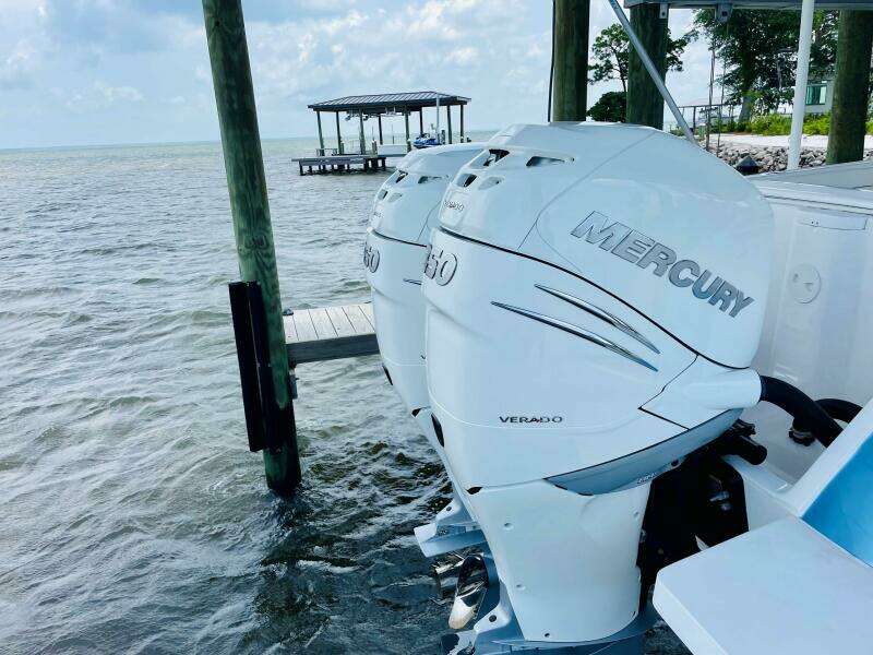 2023 Intrepid 327-I Valor- Engines