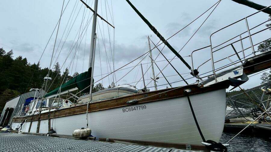43ft Custom Yacht For Sale