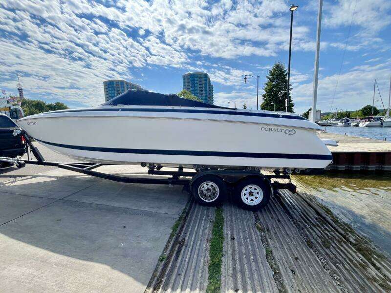 26ft Cobalt Yacht For Sale