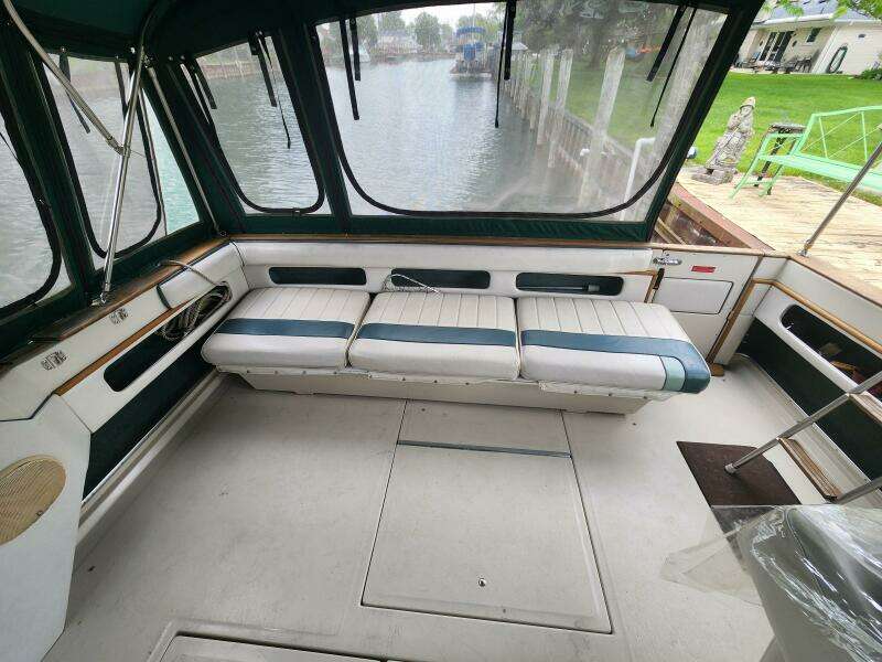 34ft Sea Ray Yacht For Sale