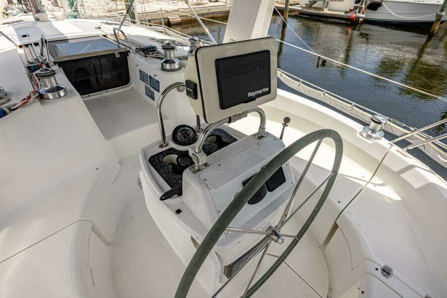 INTO THE MYSTIC 43ft Hunter Yacht For Sale