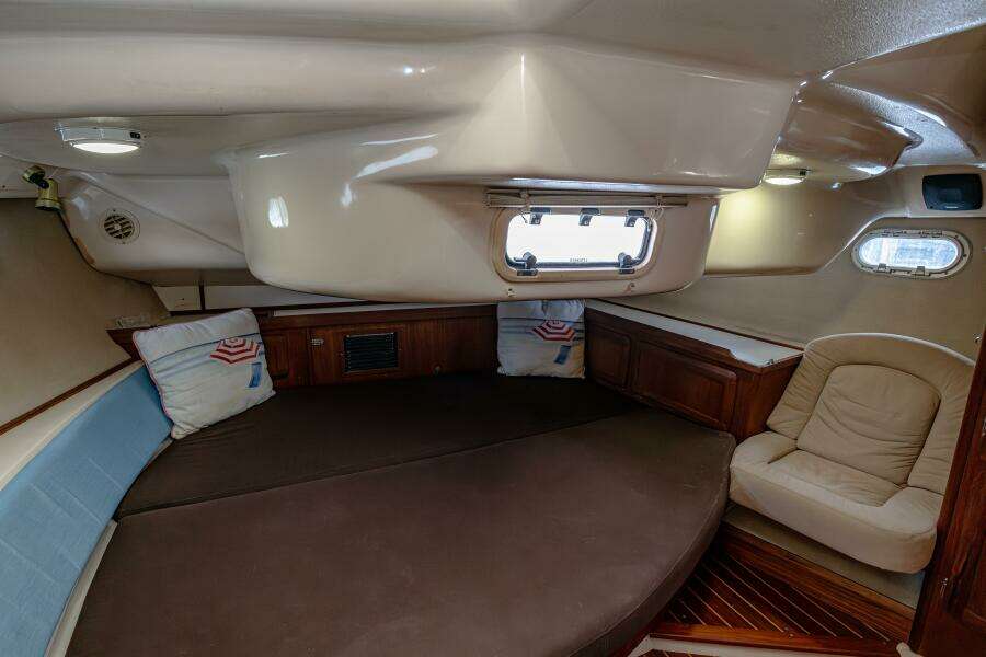 INTO THE MYSTIC 43ft Hunter Yacht For Sale