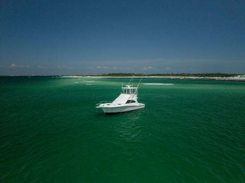 2002 Luhrs 40 Convertible- Trigger Happy