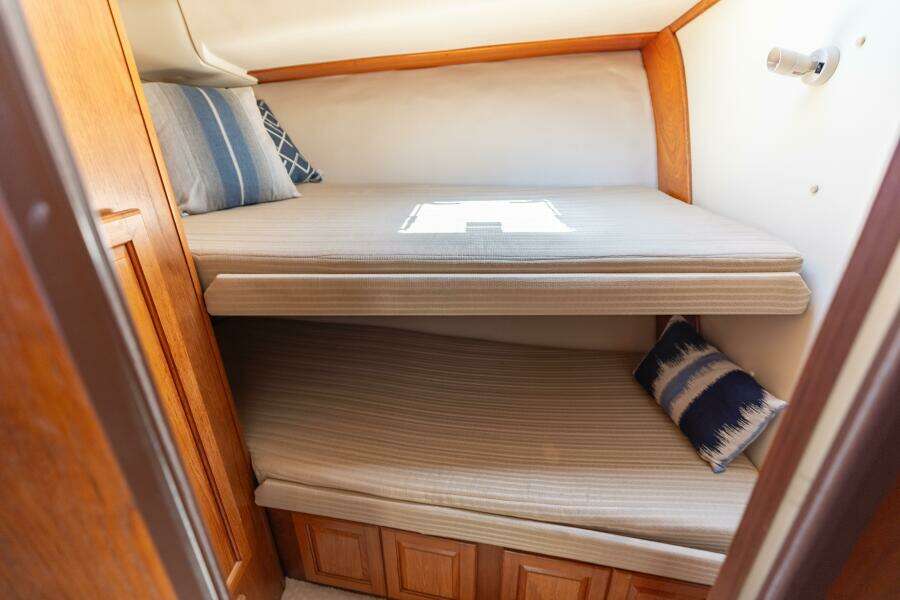 2002 Luhrs 40 Convertible- Trigger Happy- Guest Stateroom
