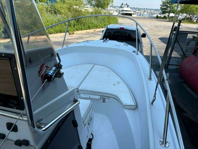 21ft Boston Whaler Yacht For Sale