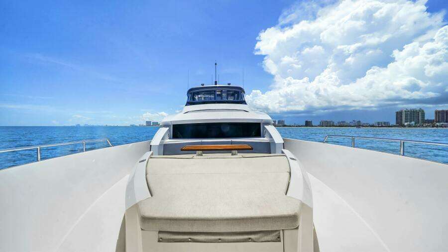 SURPLUS LINES 91ft Hatteras Yacht For Sale