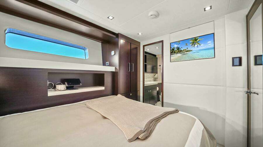 SURPLUS LINES 91ft Hatteras Yacht For Sale