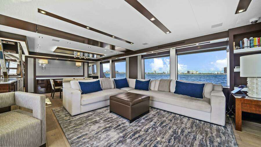 SURPLUS LINES 91ft Hatteras Yacht For Sale