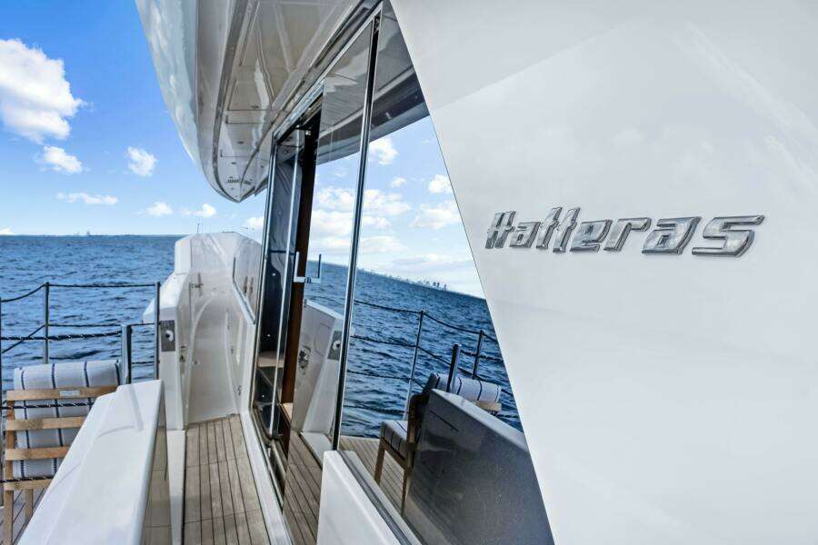 SURPLUS LINES 91ft Hatteras Yacht For Sale