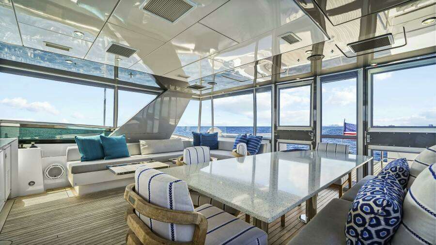 SURPLUS LINES 91ft Hatteras Yacht For Sale