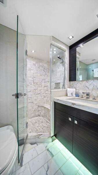 SURPLUS LINES 91ft Hatteras Yacht For Sale