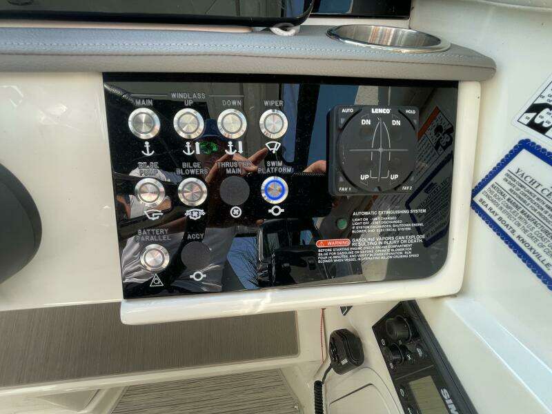 32ft Sea Ray Yacht For Sale