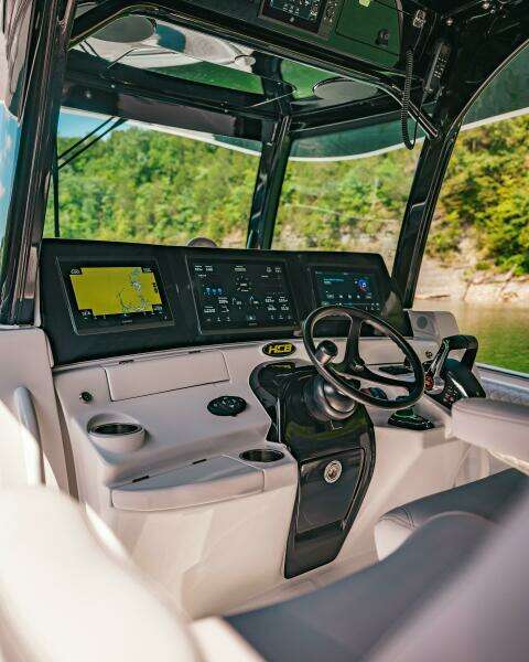 42ft HCB Yacht For Sale