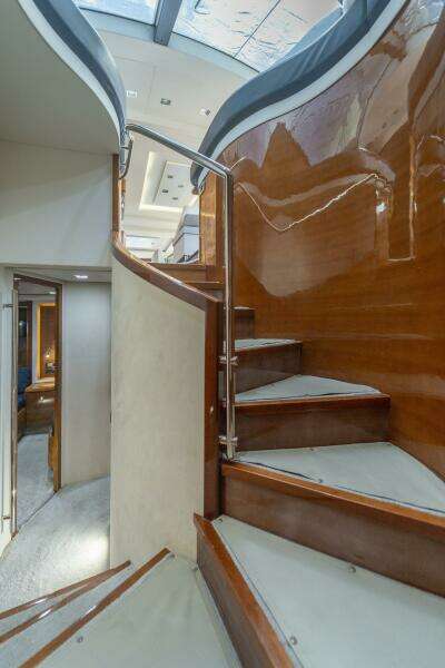 Thinks It s His Too 75ft Azimut Yacht For Sale