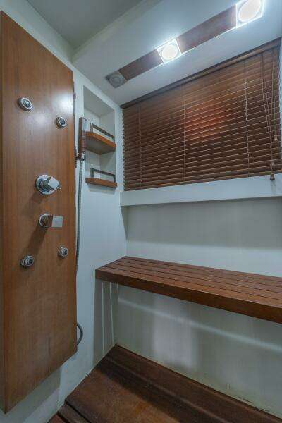 Thinks It s His Too 75ft Azimut Yacht For Sale