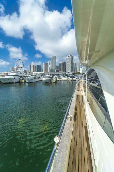 Thinks It s His Too 75ft Azimut Yacht For Sale