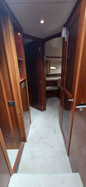 56ft Carver Yacht For Sale