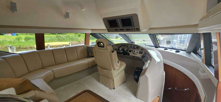 56ft Carver Yacht For Sale