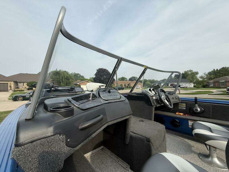 18ft Polar Kraft Yacht For Sale