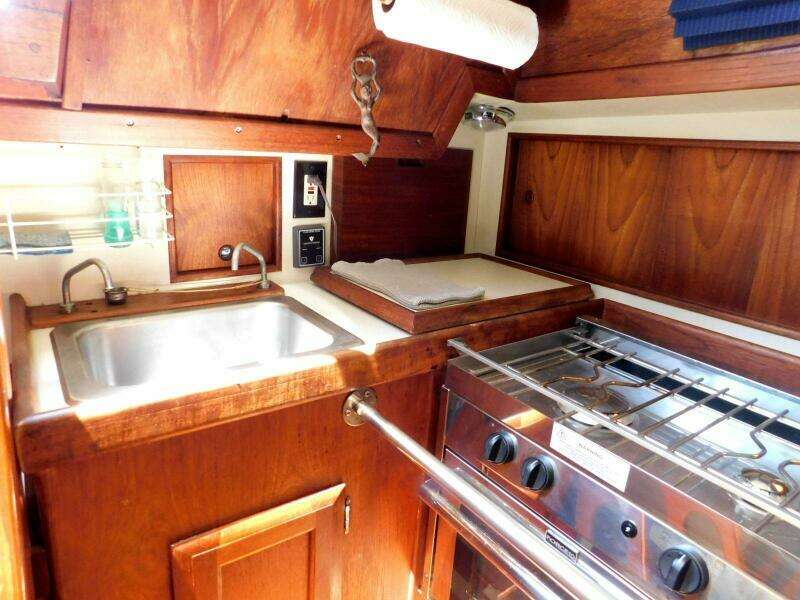 Iris 30ft Ericson Yacht For Sale