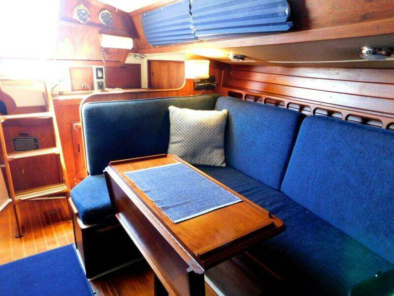Iris 30ft Ericson Yacht For Sale