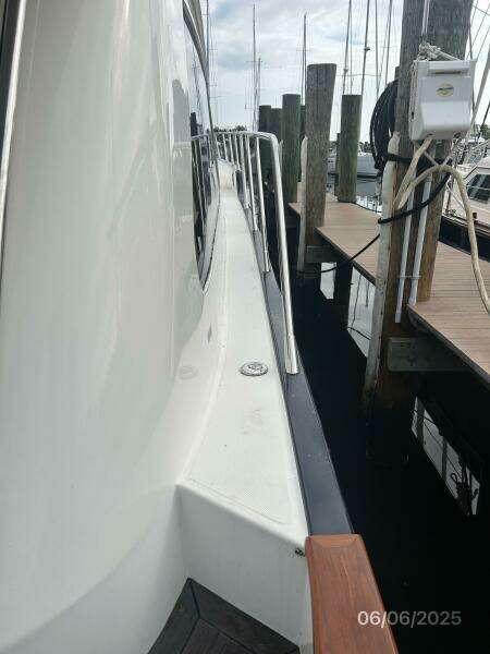 54' Pama starboard side deck2